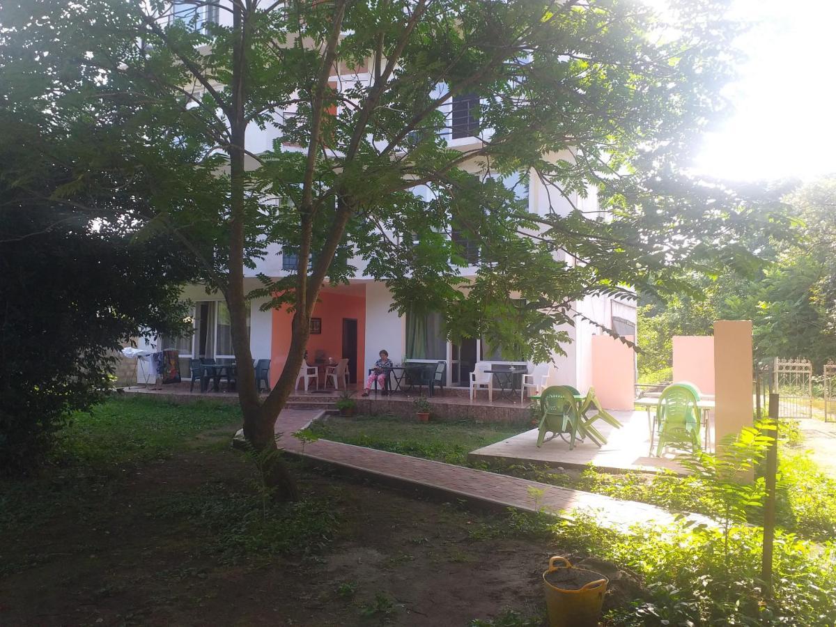 Lily Pearls Inn Kobuleti Εξωτερικό φωτογραφία